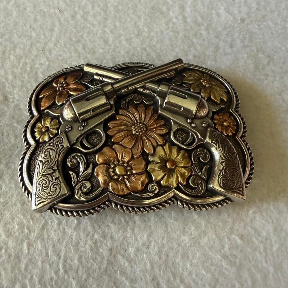 Bandit queen flower 6 shooters